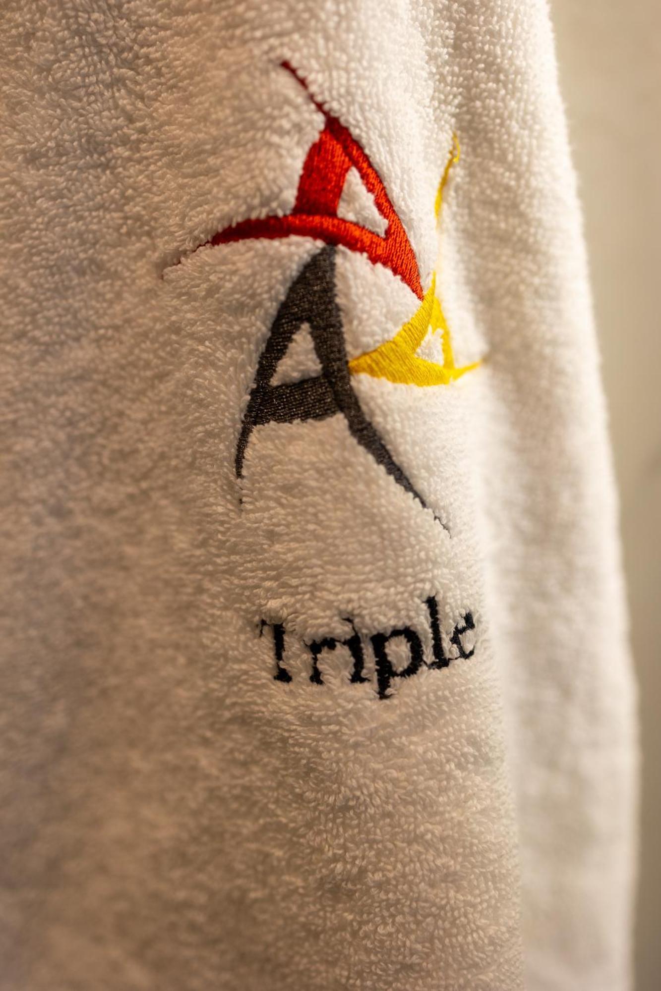 Triple A @ Trendy Psiri - Art & Nightlife Aparthotel Athene Buitenkant foto