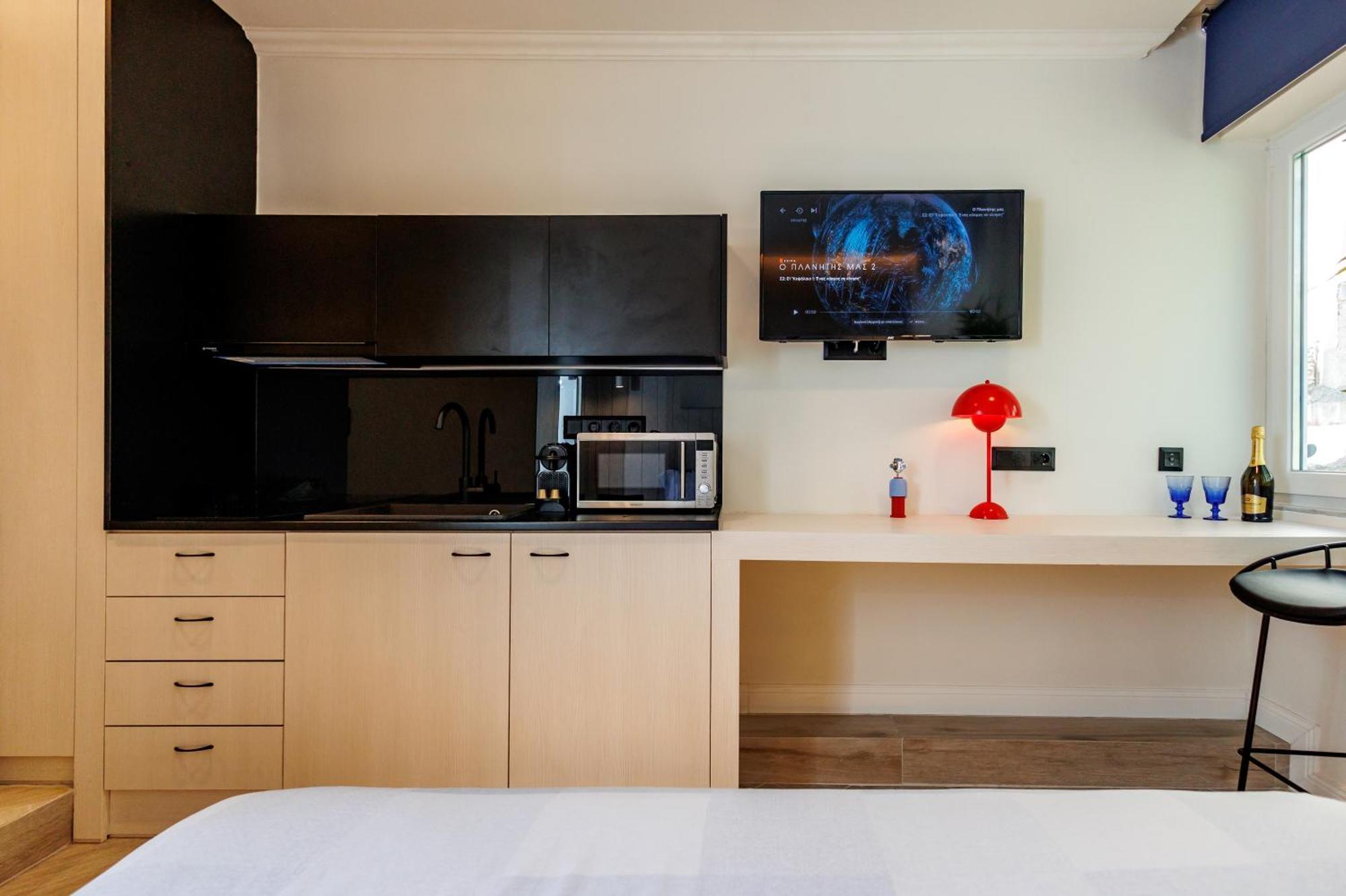 Triple A @ Trendy Psiri - Art & Nightlife Aparthotel Athene Buitenkant foto