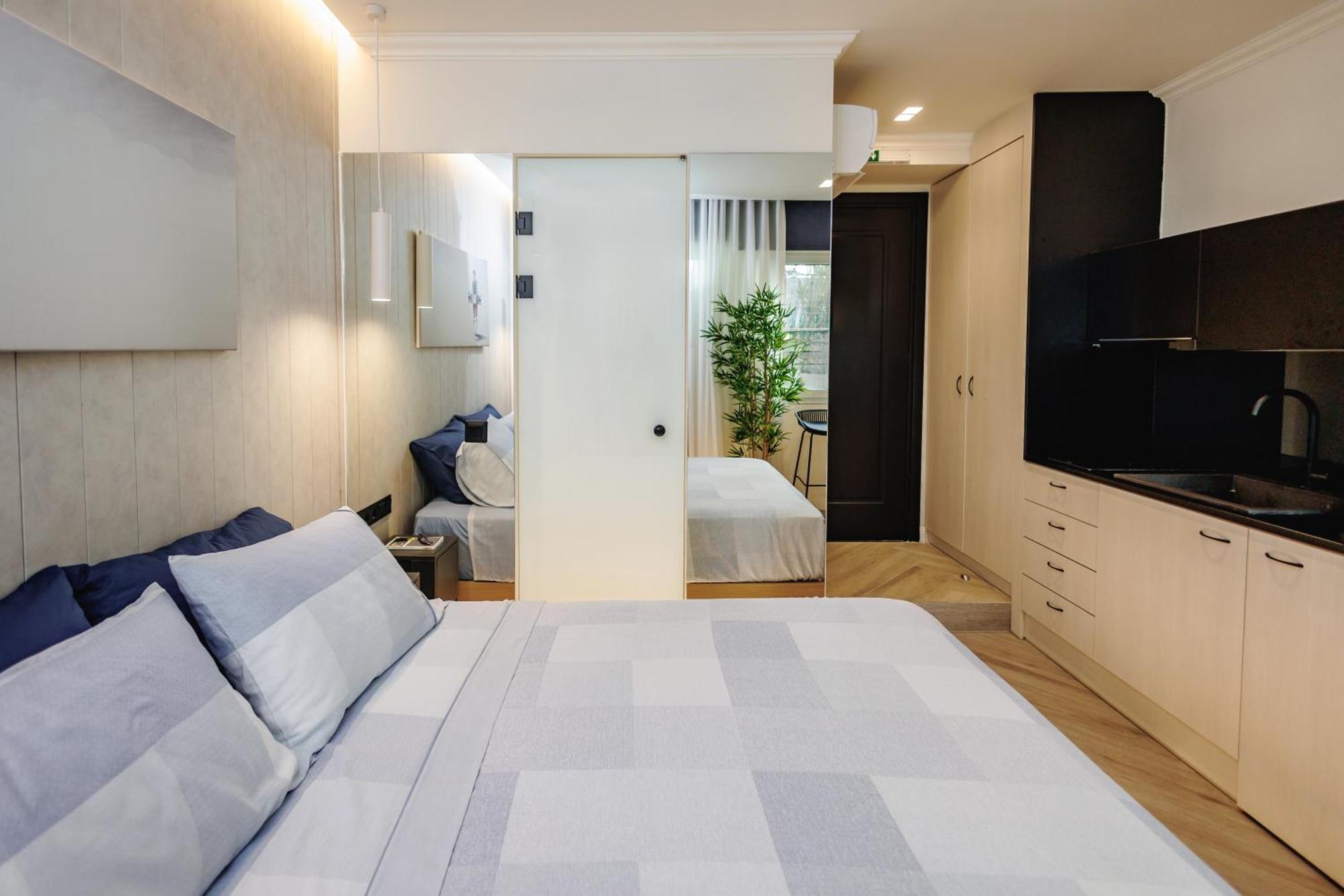 Triple A @ Trendy Psiri - Art & Nightlife Aparthotel Athene Buitenkant foto