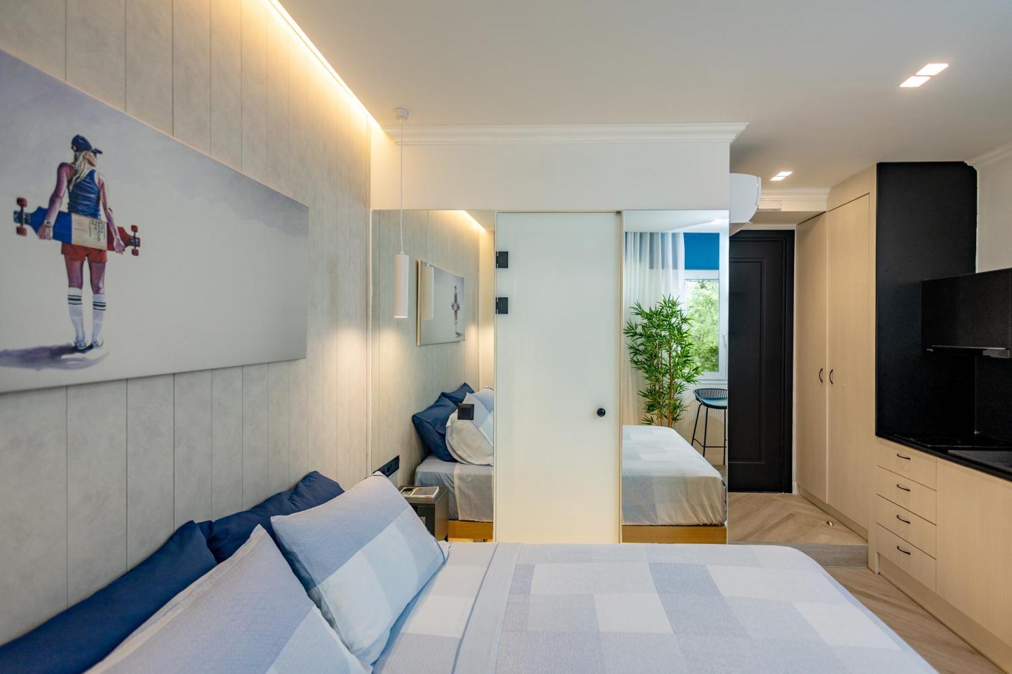 Triple A @ Trendy Psiri - Art & Nightlife Aparthotel Athene Buitenkant foto