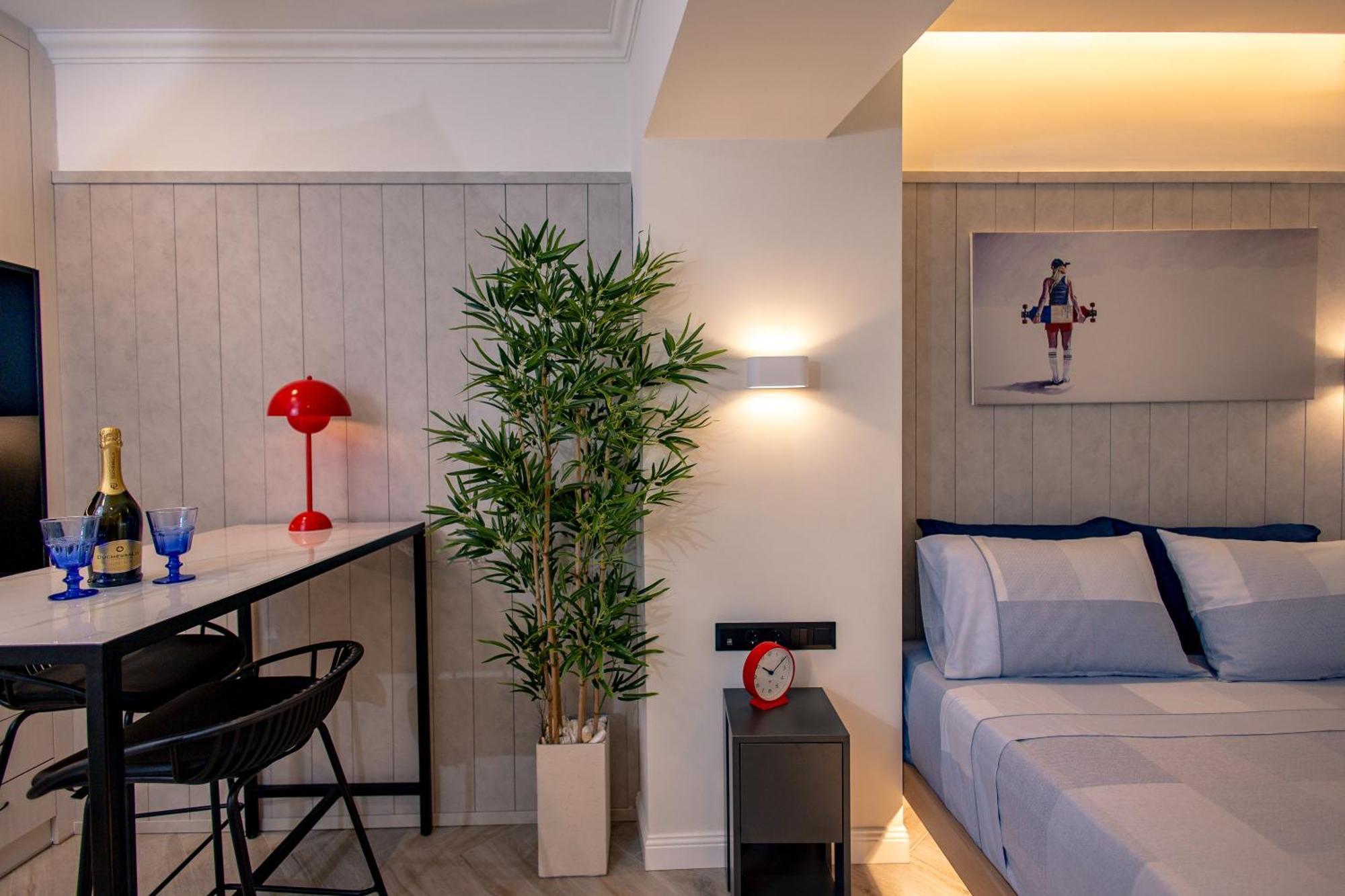 Triple A @ Trendy Psiri - Art & Nightlife Aparthotel Athene Buitenkant foto