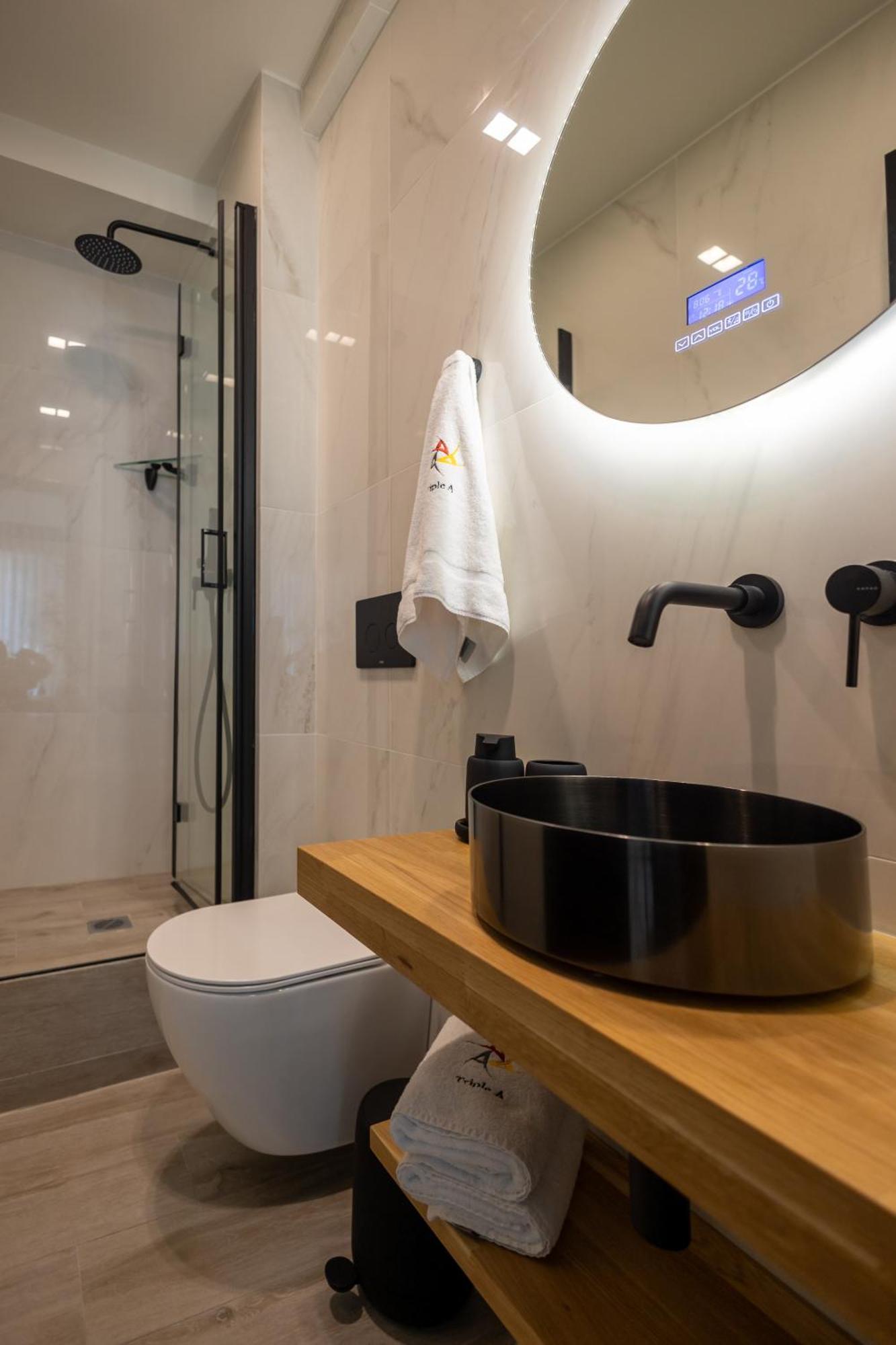 Triple A @ Trendy Psiri - Art & Nightlife Aparthotel Athene Buitenkant foto